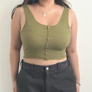 green lettuce trim tank